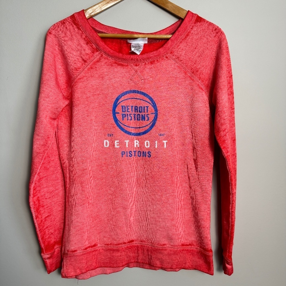 NBA Women's Red Detroit Pistons‎ Retro Logo Long Sleeve Fleece Sweatshirt Small